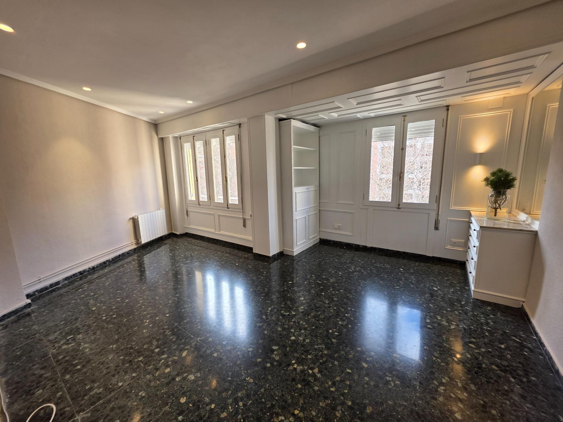 Flat to rent in Gran Vía Gran Vía Ramón y Cajal, La Roqueta, Extramurs