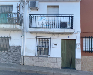 Vista exterior de Casa adosada en venda en Talayuela amb Terrassa