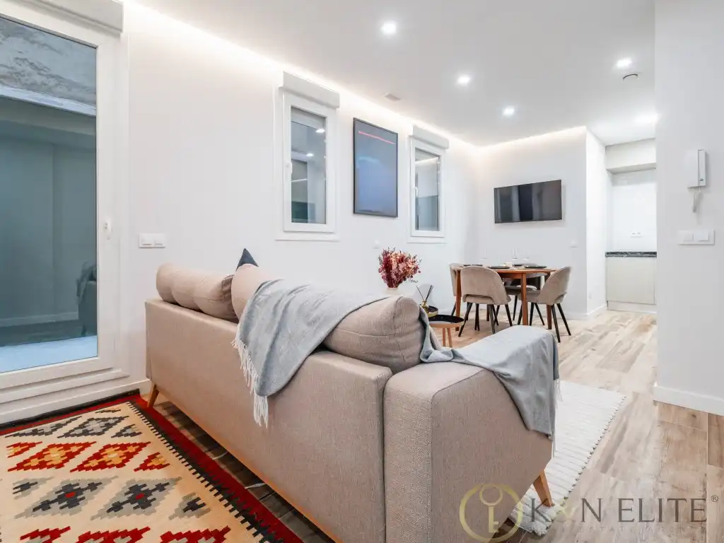 Flat for sale in Calle Santa Feliciana, imagen 2