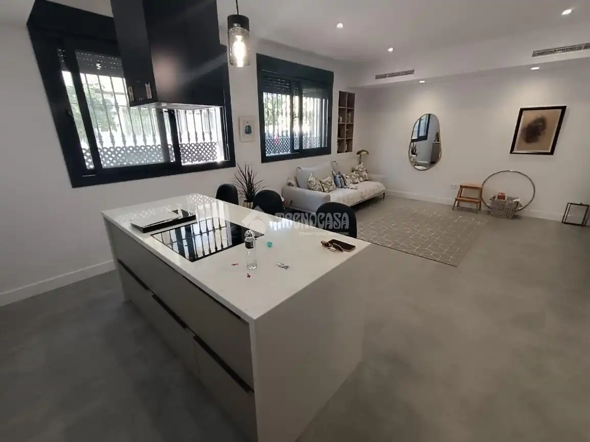 Cocina de Piso en venta en Sevilla con Aire acondicionado