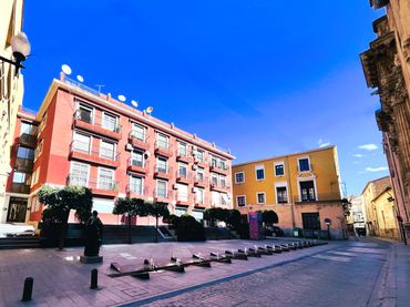 Appartamento con balcone in vendita a Plaza de la Anunciación