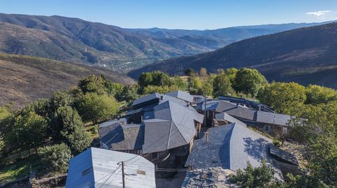 Tres casas de piedra en una aldea de montaña en A Rúa, imatge 3