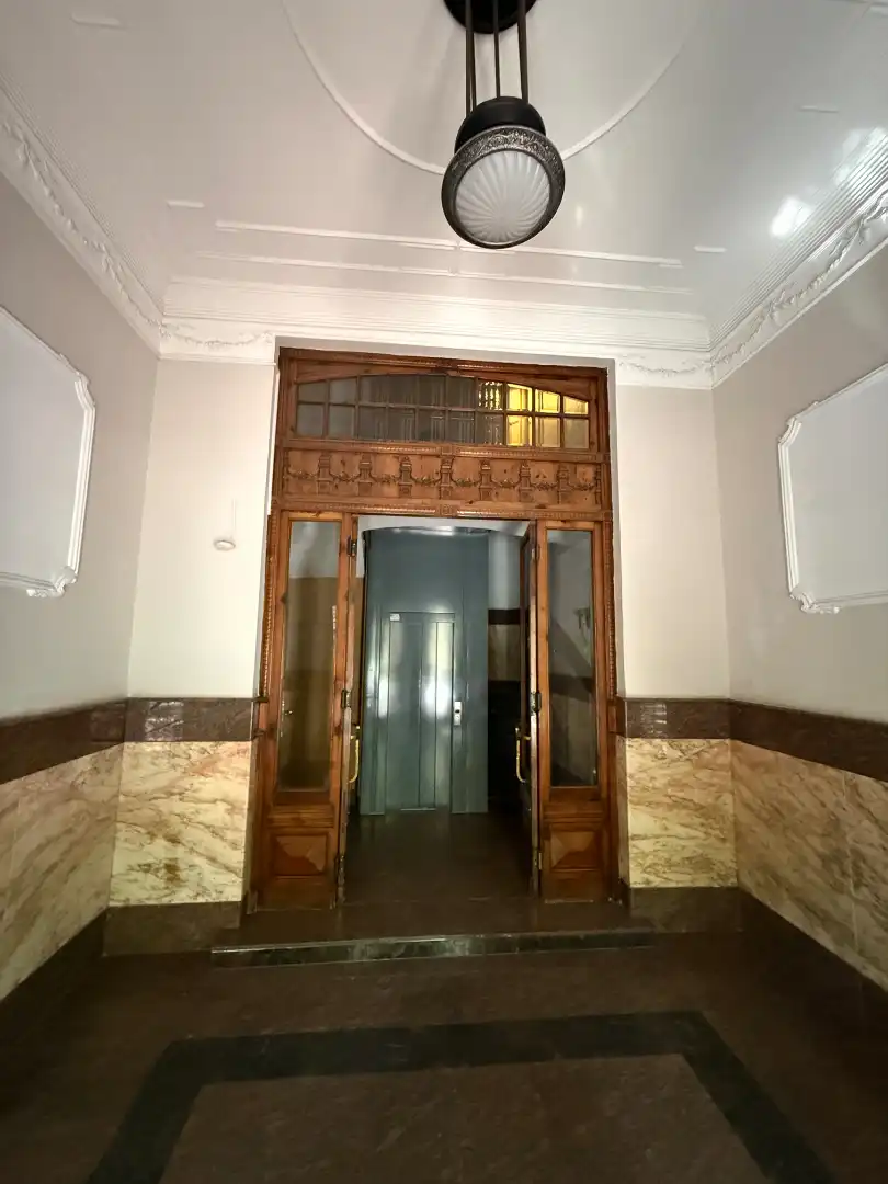 Büro zur Miete in Valencia mit Klimaanlage, Heizung und Balkon
