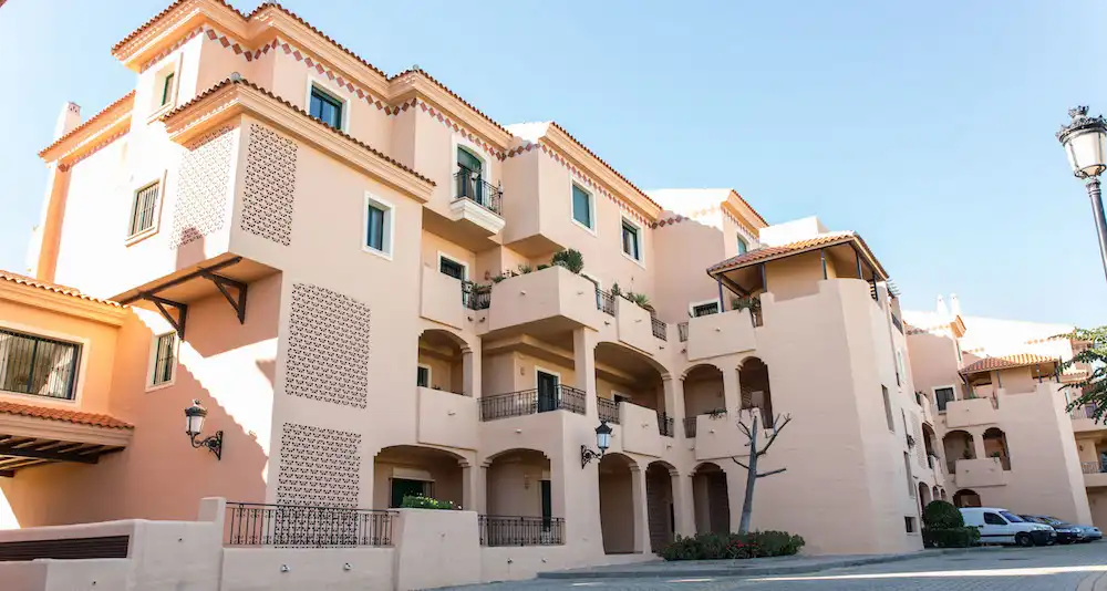 Vista exterior de Dúplex en venda en Manilva amb Aire condicionat, Calefacció i Terrassa