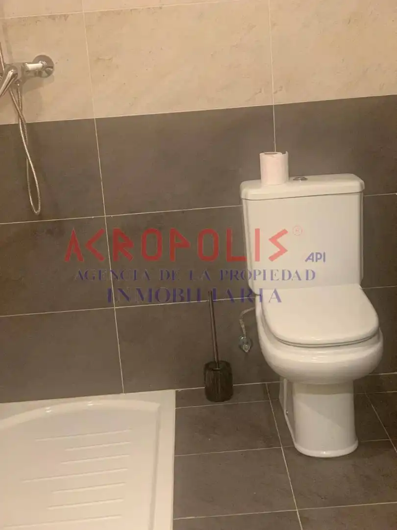 Badezimmer von Wohnung zur Miete in León Capital  mit Möbliert