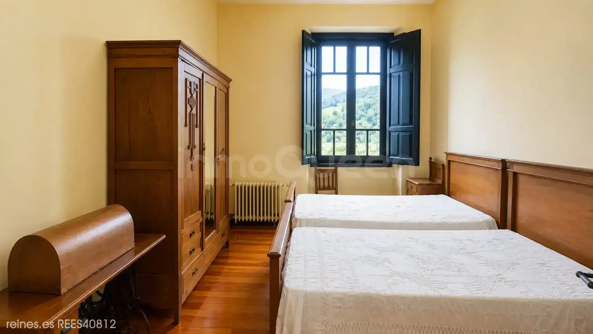 Dormitori de Casa o xalet en venda en Vegadeo amb Calefacció, Jardí privat i Terrassa