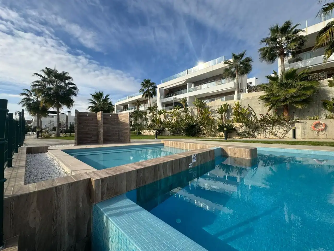 Piscina de Planta baja en venta en Finestrat con Aire acondicionado, Terraza y Trastero