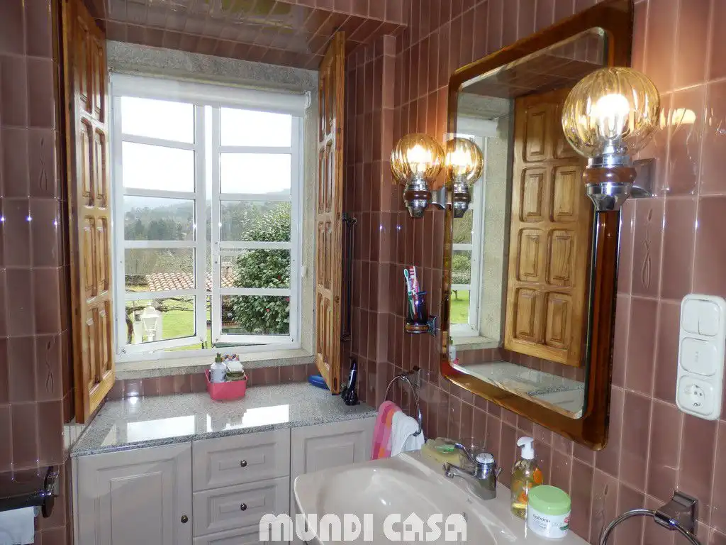 Bathroom of Country homes for sale in Padrón  with Heating, Terrace and Furnished