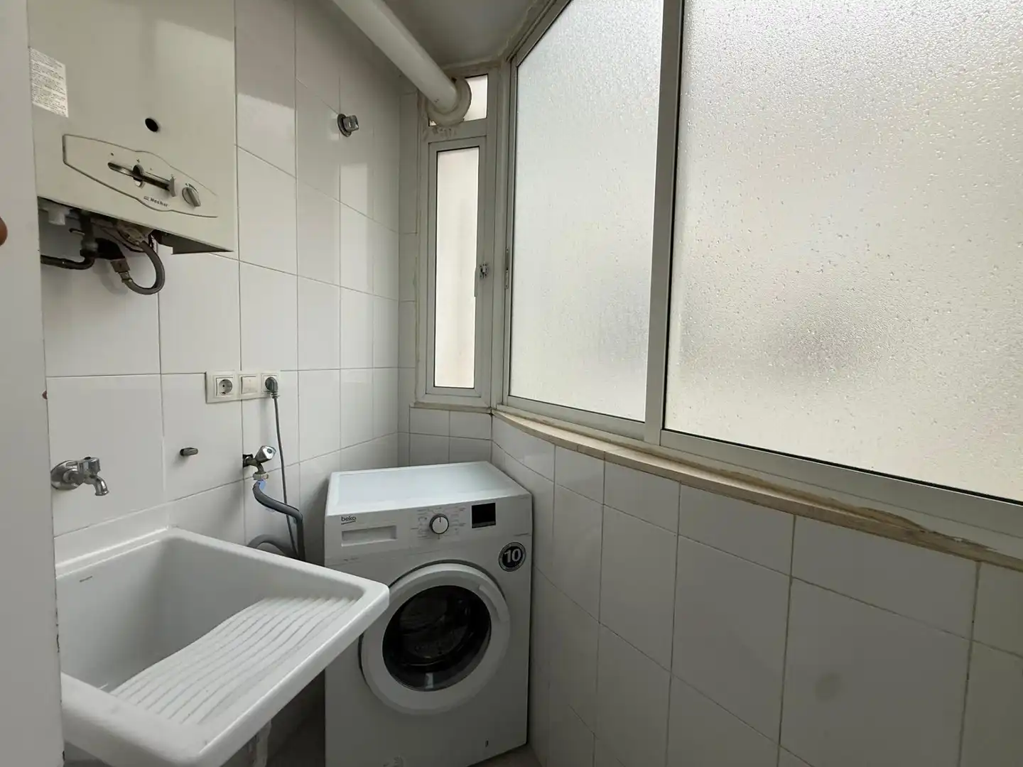 Baño de Piso de alquiler en Alicante / Alacant con Aire acondicionado, Calefacción y Terraza