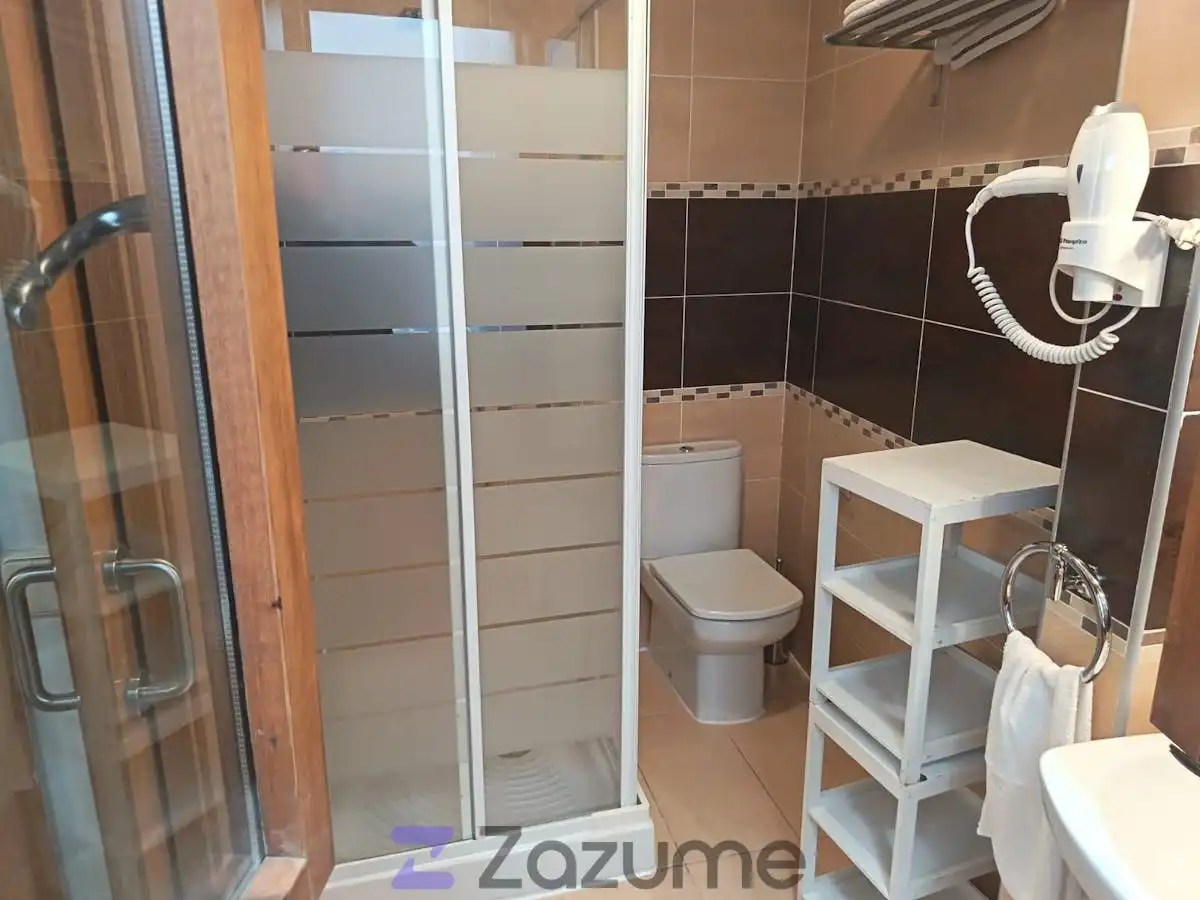 Bathroom of Flat for rent in Toledo  with Air Conditioner, Heating and Parquet flooring