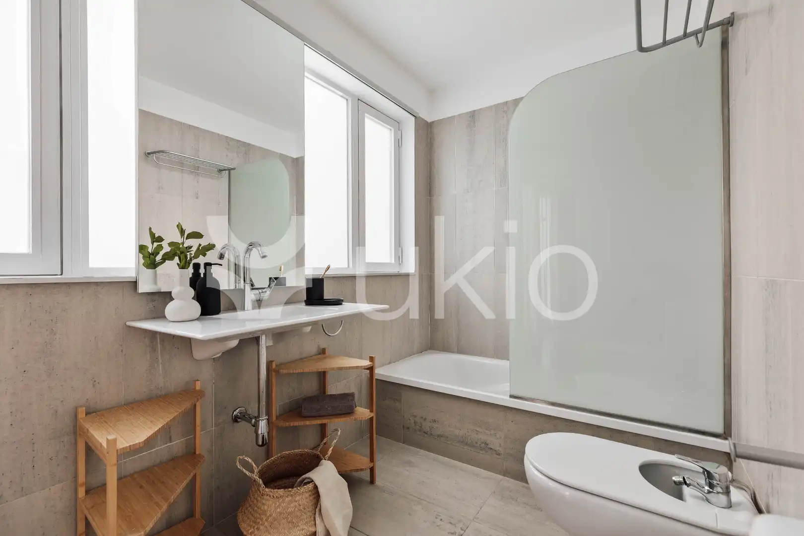 Baño de Apartamento de alquiler en Barcelona con Aire acondicionado, Calefacción y Terraza