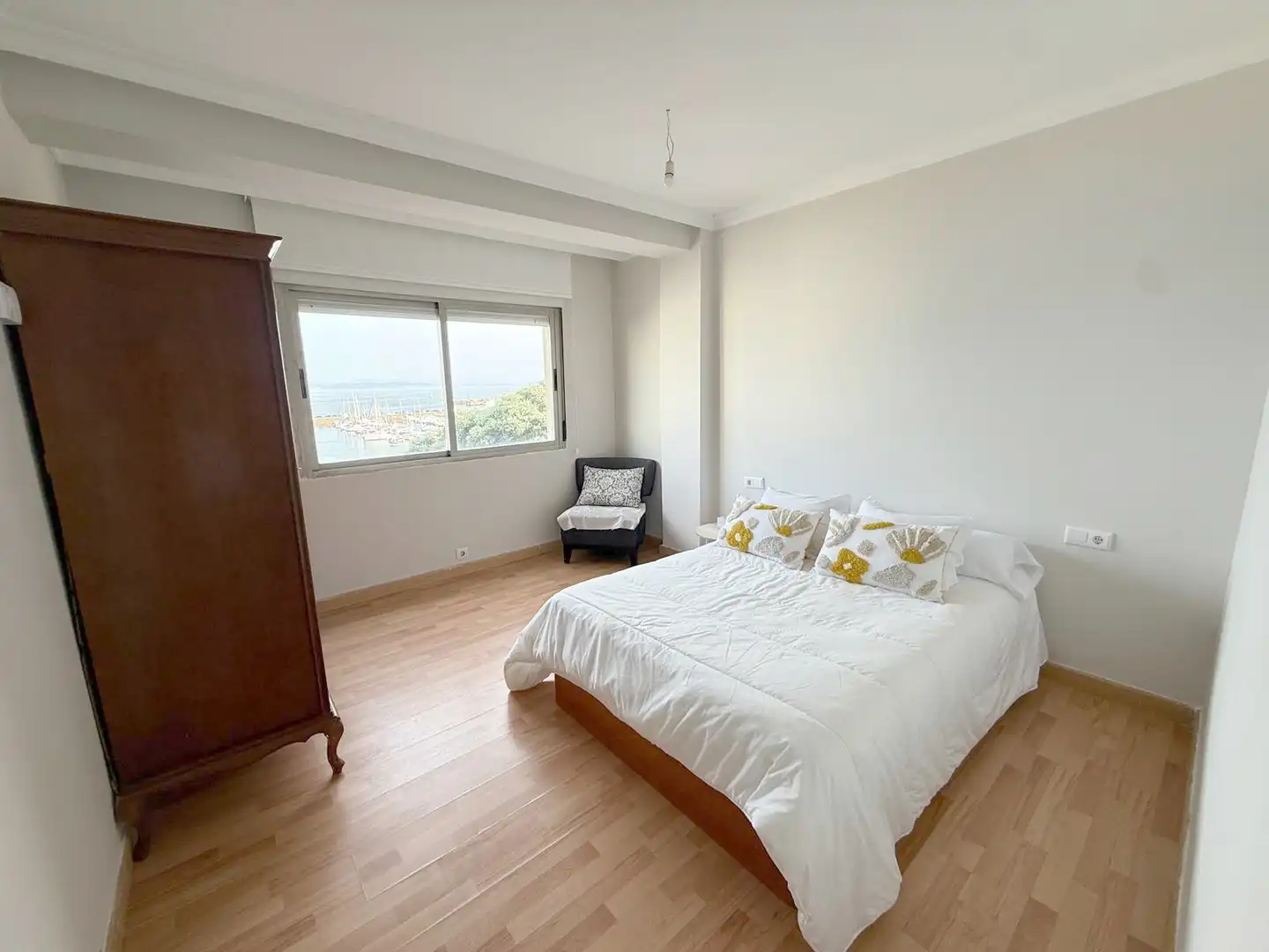 Habitación de Piso en venta en Ribeira con Amueblado