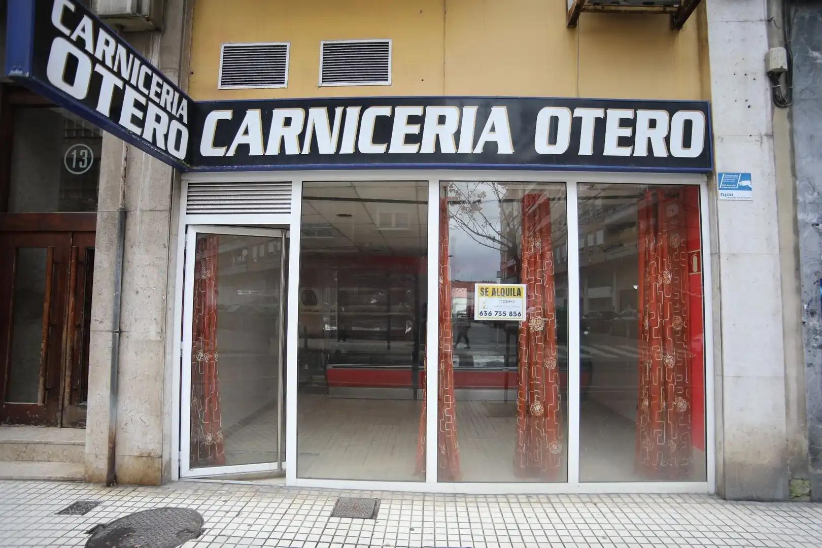 Local de alquiler en José Posada Herrera, Centro