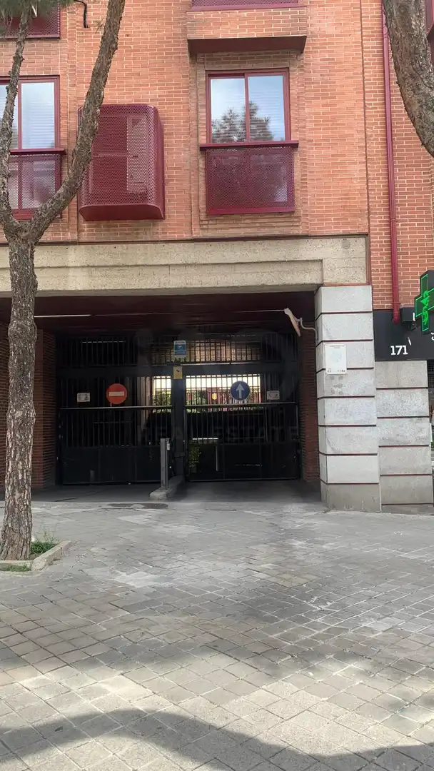 Parkplatz von Garage zum Verkauf in Madrid