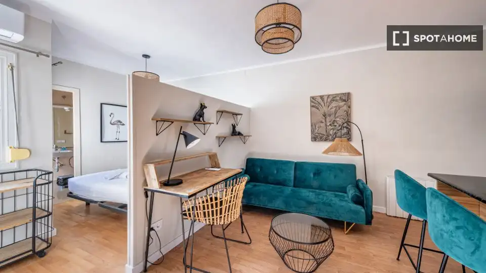 Bedroom of Flat for rent in Barcelona  with Air Conditioner, Heating and Furnished