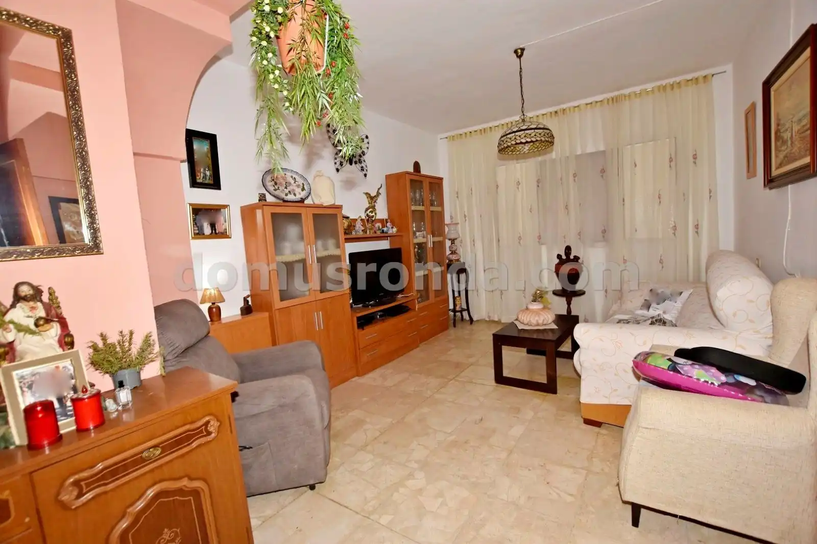 Sala d'estar de Casa o xalet en venda en Ronda amb Terrassa, Traster i Balcó