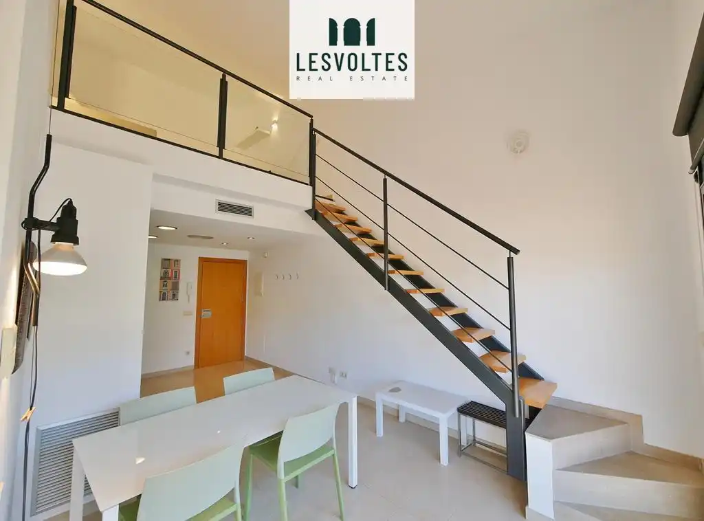 Piso en venta en La Bisbal d'Empordà con Calefacción, Terraza y Amueblado