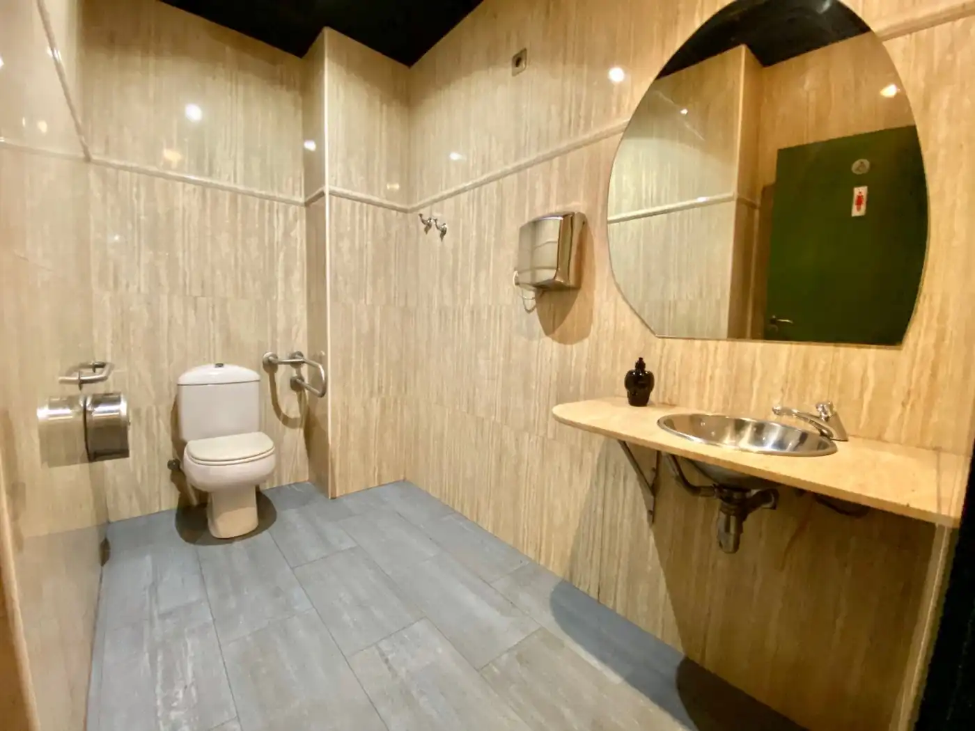 Local comercial en venta en Casco Urbano, imagen 23