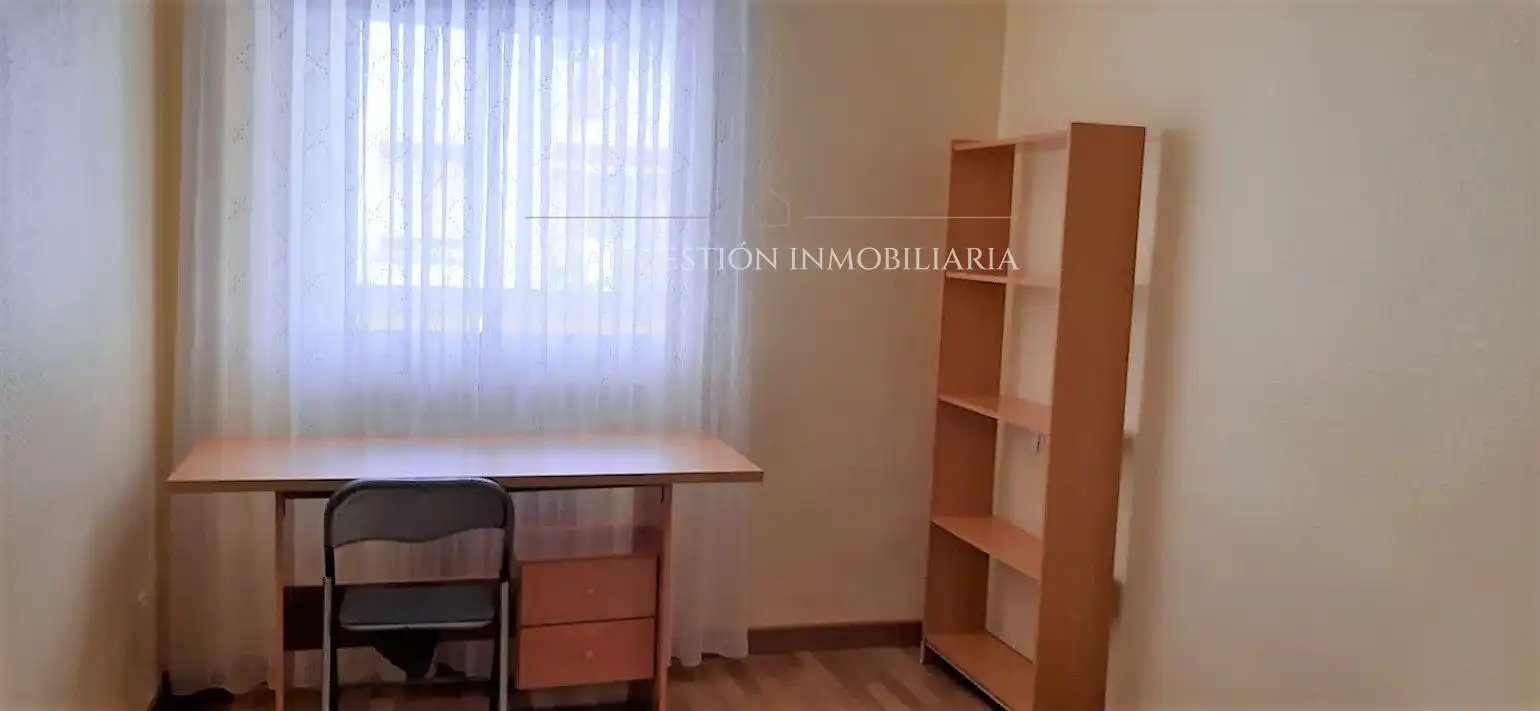 Flat for rent in Asturias, Carmelitas