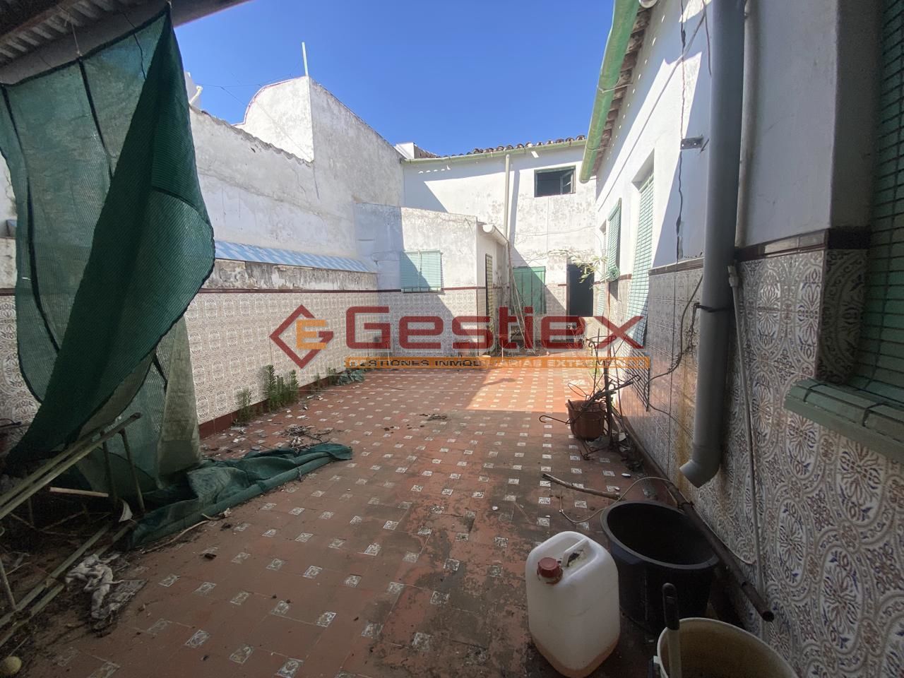 Vista exterior de Casa o xalet en venda en Almendralejo