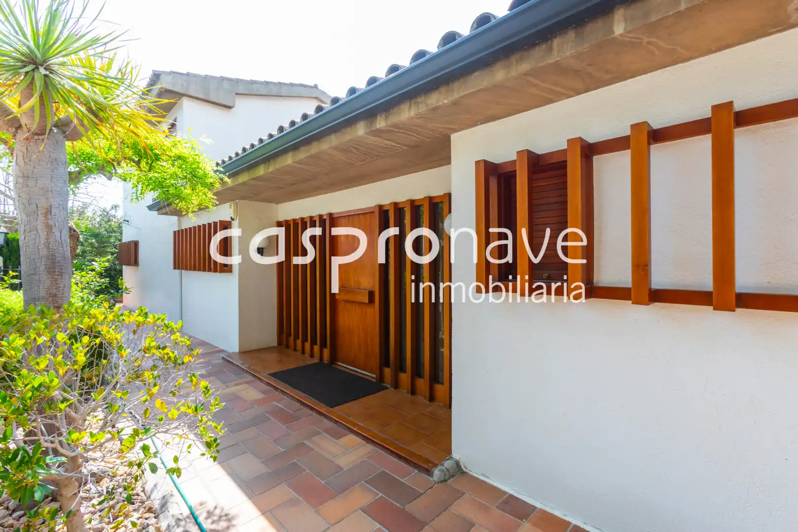 Vista exterior de Casa o xalet en venda en Oropesa del Mar / Orpesa amb Jardí privat, Terrassa i Piscina