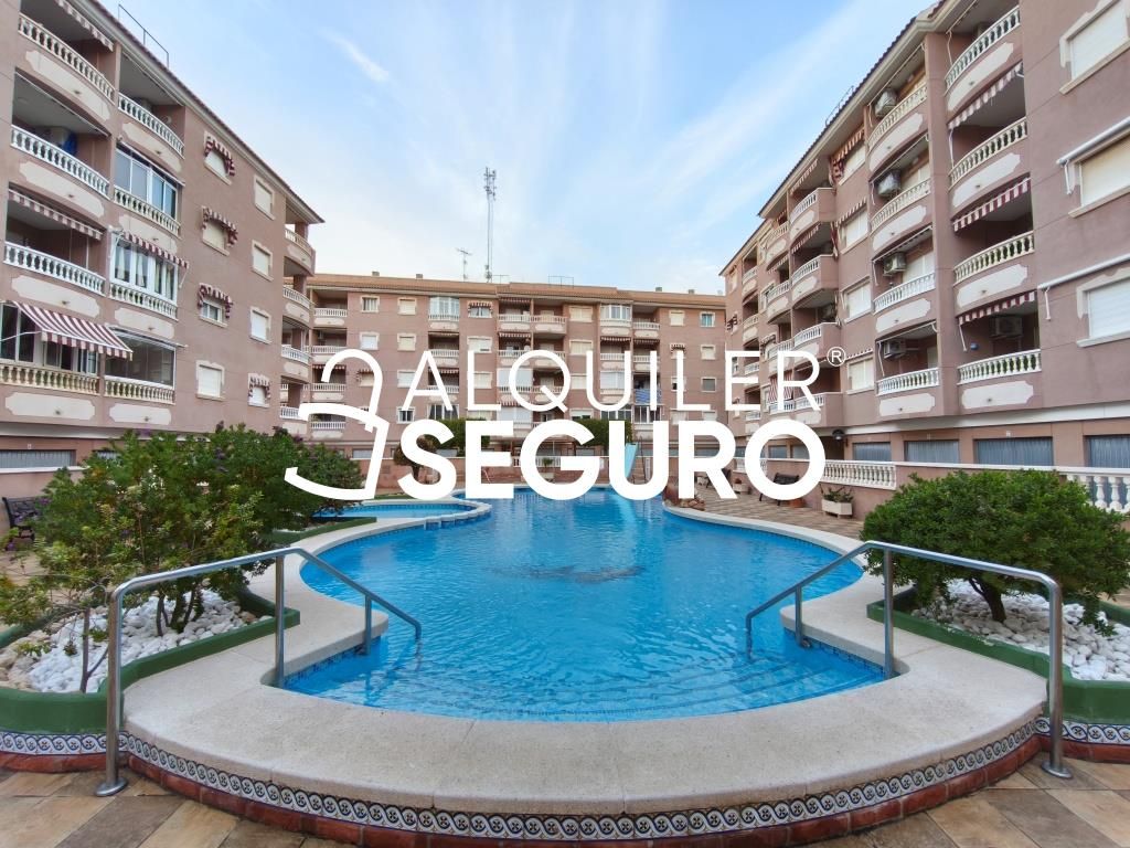 Exterior view of Flat to rent in Santa Pola  with Terrace, Swimming Pool and Furnished
