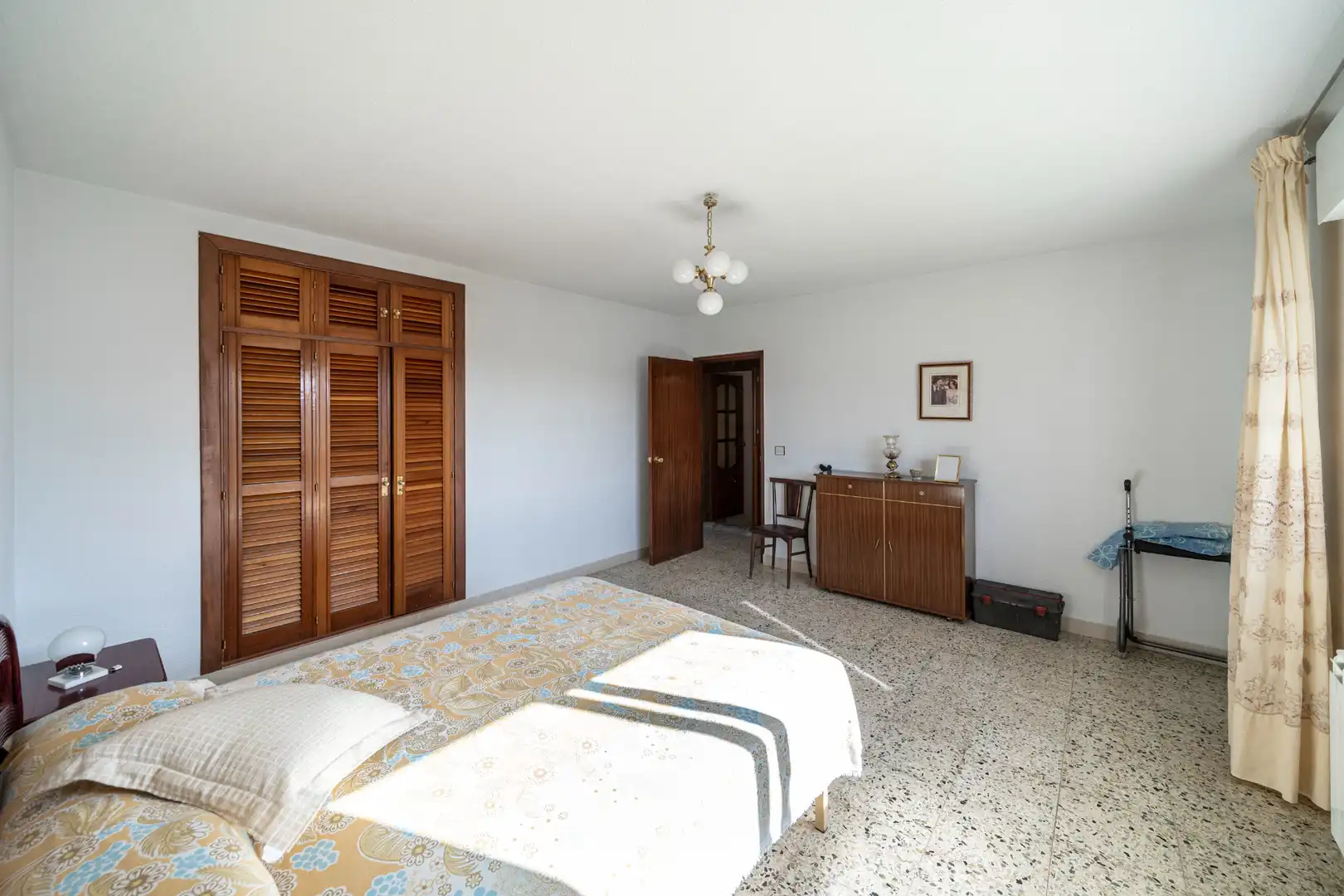 Casa aparellada amb jardí en venda a Calle de San José, imagen 47