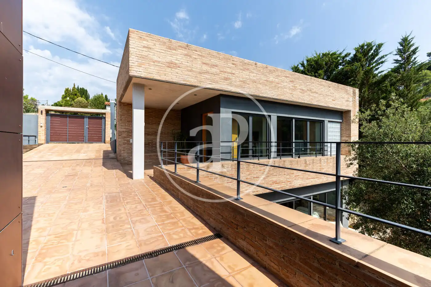 Exterior view of Houses for sale in Sant Cugat del Vallès  with Air Conditioner, Heating and Private garden