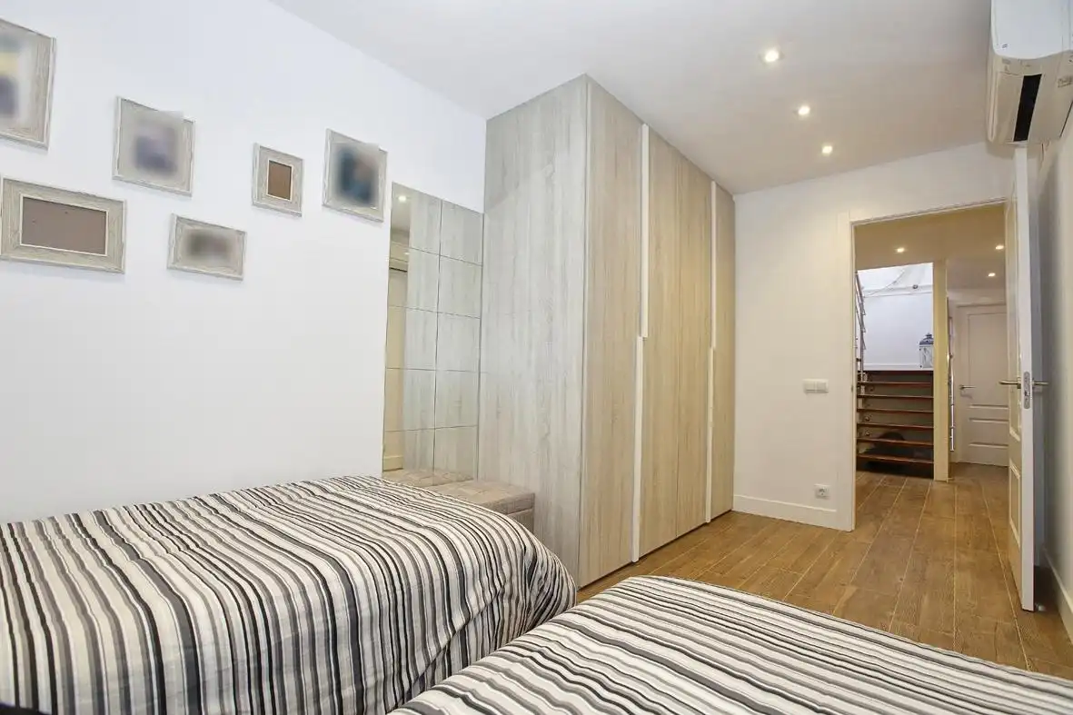 Habitación de Casa adosada en venta en Alcanar con Calefacción, Jardín privado y Terraza
