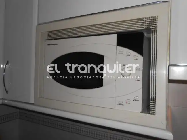Kitchen of Flat for rent in Madrid  with Air Conditioner, Parquet flooring and Swimming Pool