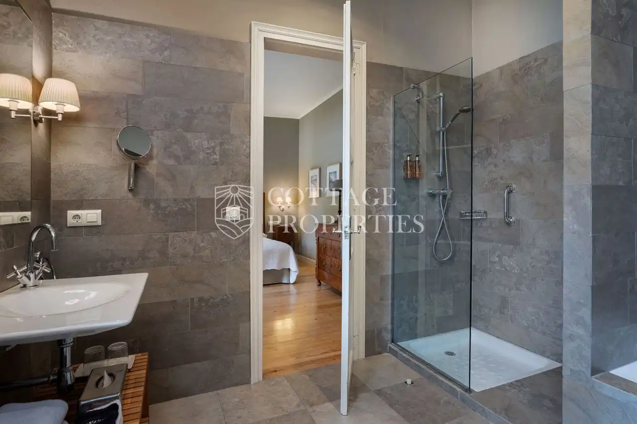Baño de Finca rústica en venta en Torroella de Fluvià con Aire acondicionado, Jardín privado y Terraza