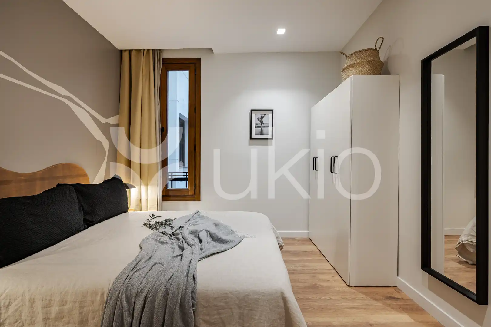 Schlafzimmer von Wohnungen zur Miete in Madrid mit Klimaanlage, Heizung und Terrasse