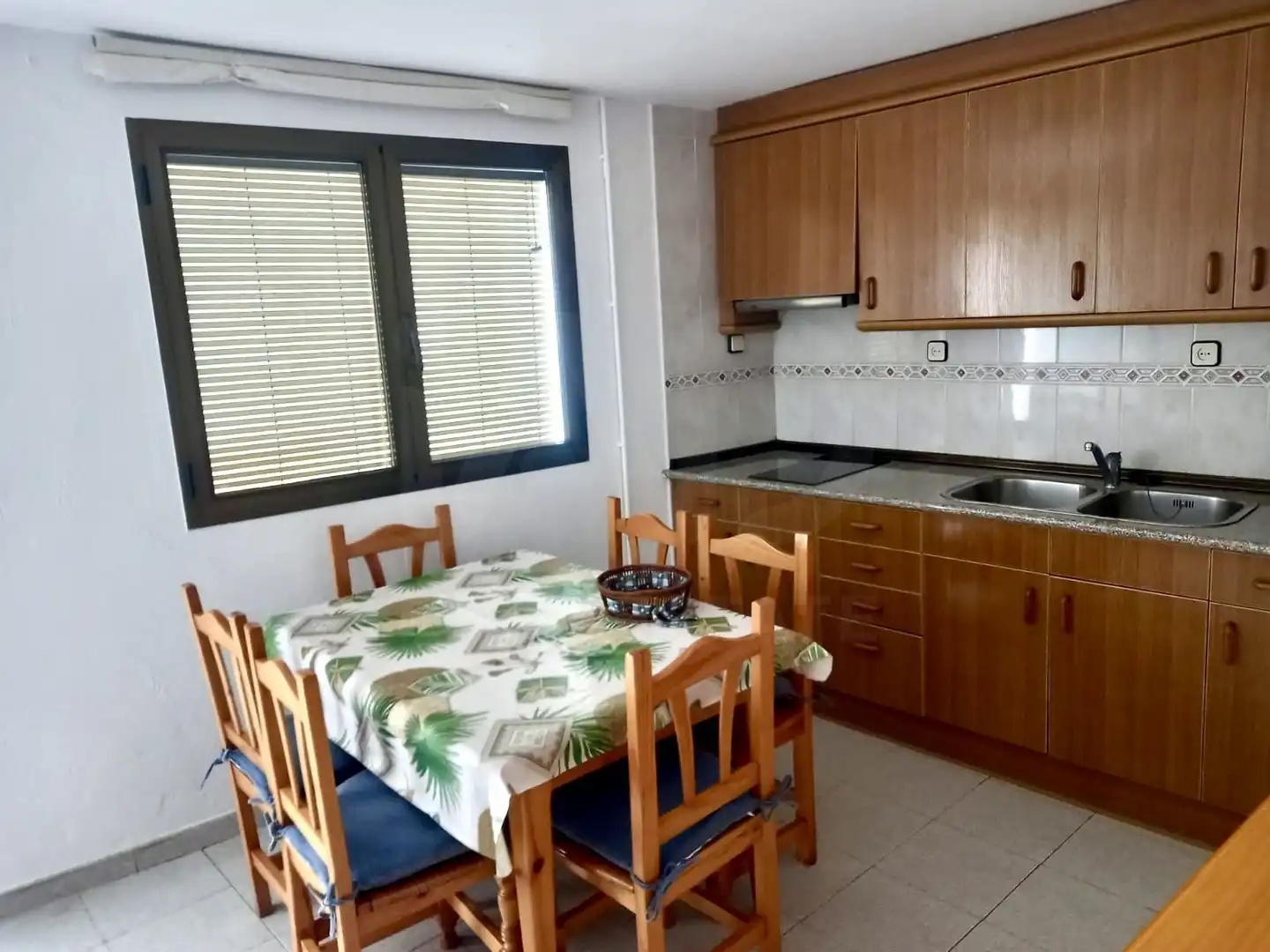 Küche von Country house zum Verkauf in Castigaleu mit Klimaanlage und Heizung