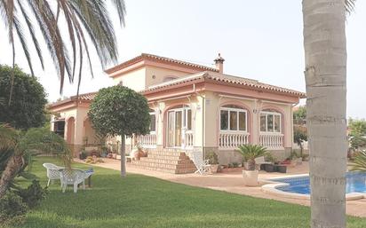 Vista exterior de Casa o xalet en venda en Mont-roig del Camp amb Aire condicionat, Terrassa i Piscina