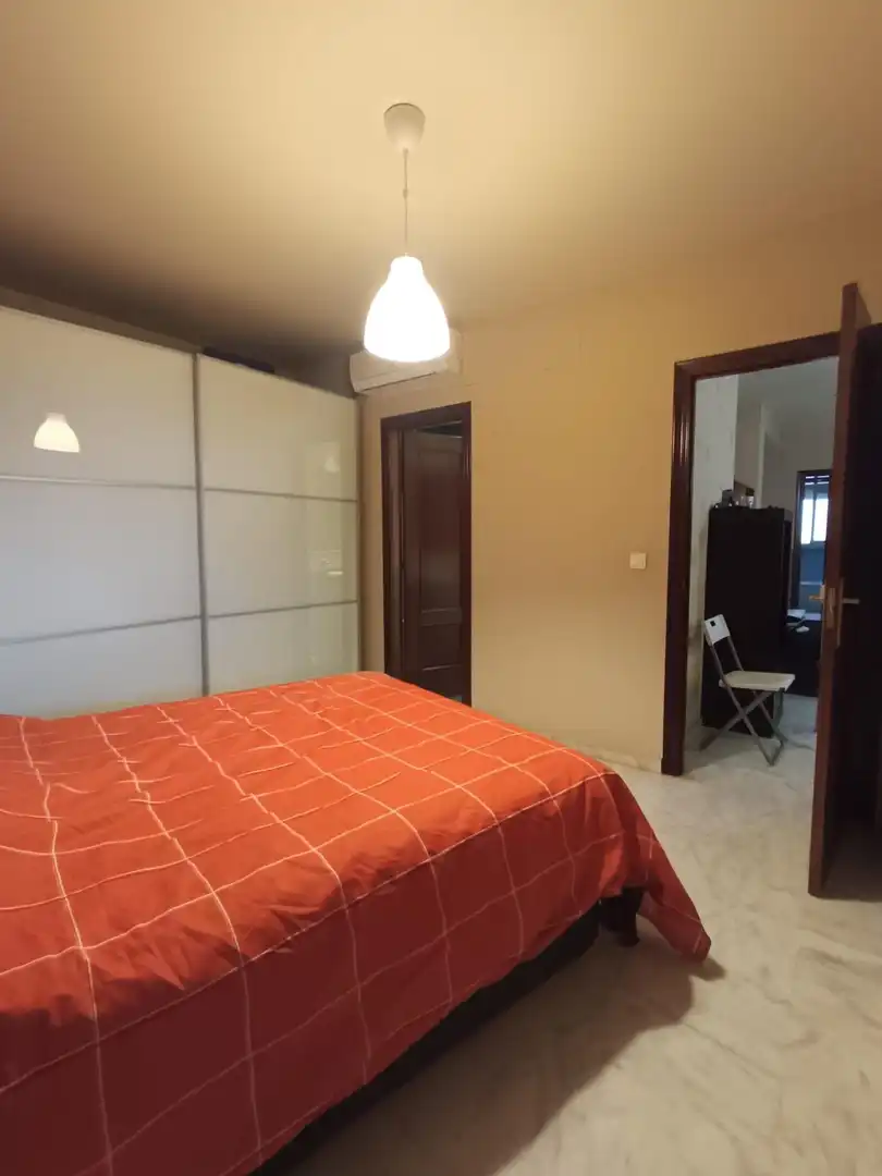 Habitación de Piso en venta en La Algaba con Aire acondicionado