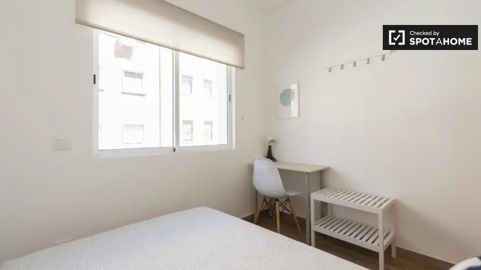Bedroom of Flat for rent in Madrid  with Air Conditioner, Heating and Furnished