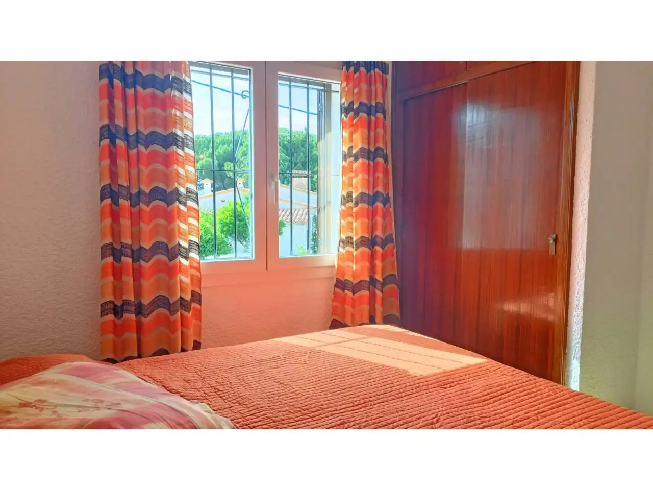 Dormitori de Casa o xalet en venda en L'Escala amb Aire condicionat, Jardí privat i Terrassa