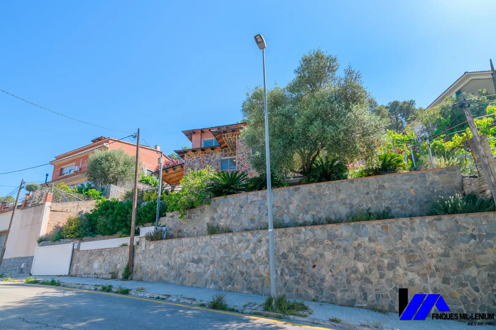Vista exterior de Casa o chalet en venta en Vallirana con Aire acondicionado, Calefacción y Jardín privado