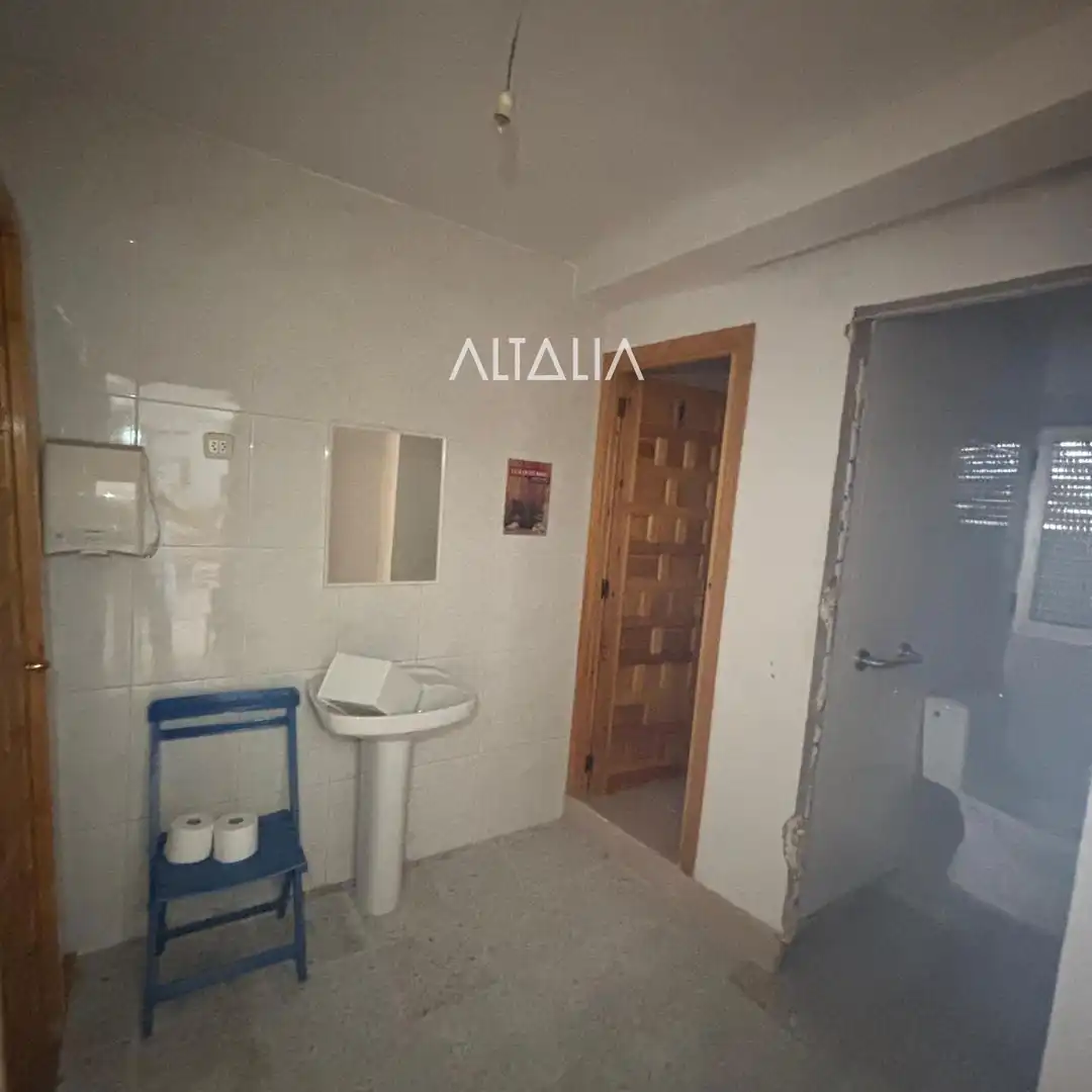 Bany de Casa o xalet en venda en Poyatos amb Calefacció, Terrassa i Traster