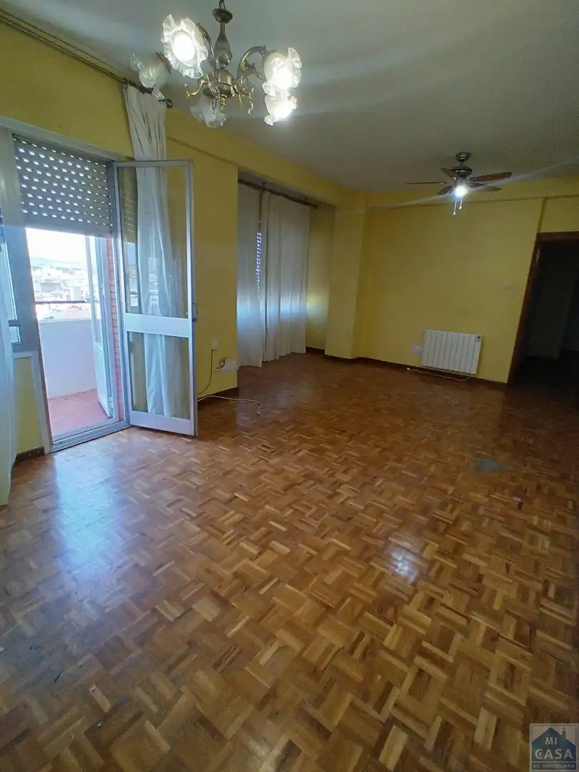 Dormitori de Pis en venda en Mérida amb Aire condicionat, Calefacció i Parquet
