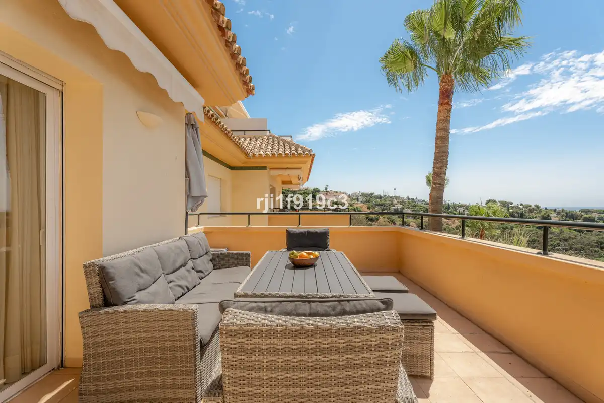 Terrassa de Pis en venda en Marbella amb Aire condicionat, Terrassa i Traster