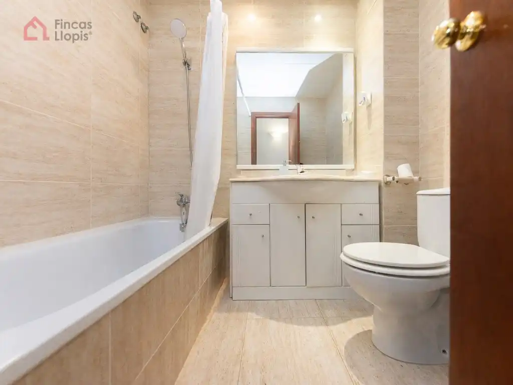 Badezimmer von Wohnung zum Verkauf in L'Hospitalet de Llobregat mit Terrasse und Balkon