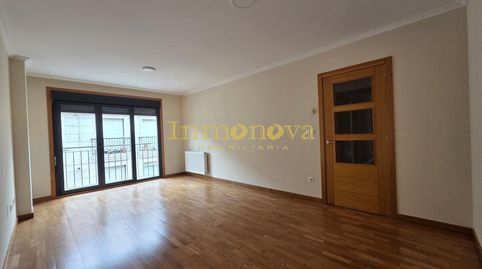 Foto 2 de Piso en venta en Lagoela, 3, Salceda de Caselas, Pontevedra