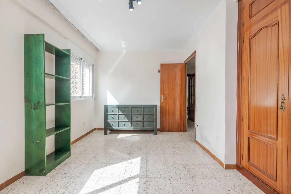 Bedroom of Flat for sale in Sevilla  with Air Conditioner, Heating and Private garden
