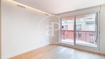 Flat for sale in C.de les Camèlies, El Baix Guinardó, Horta - Guinardó,  Barcelona Capital, imagen 2