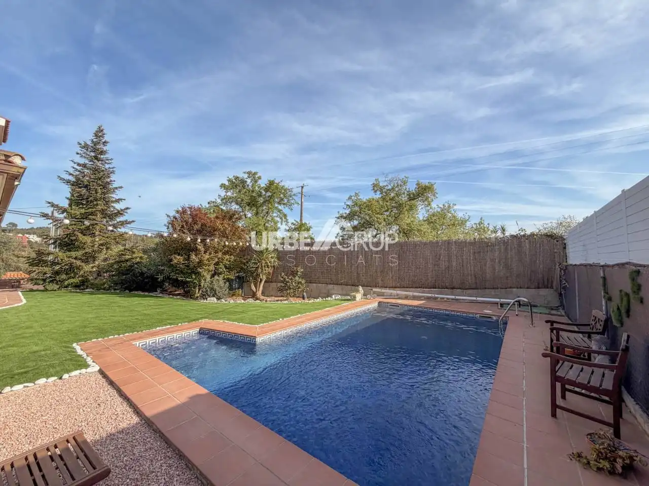 Piscina de Casa adosada en venda en Terrassa amb Calefacció, Jardí privat i Terrassa