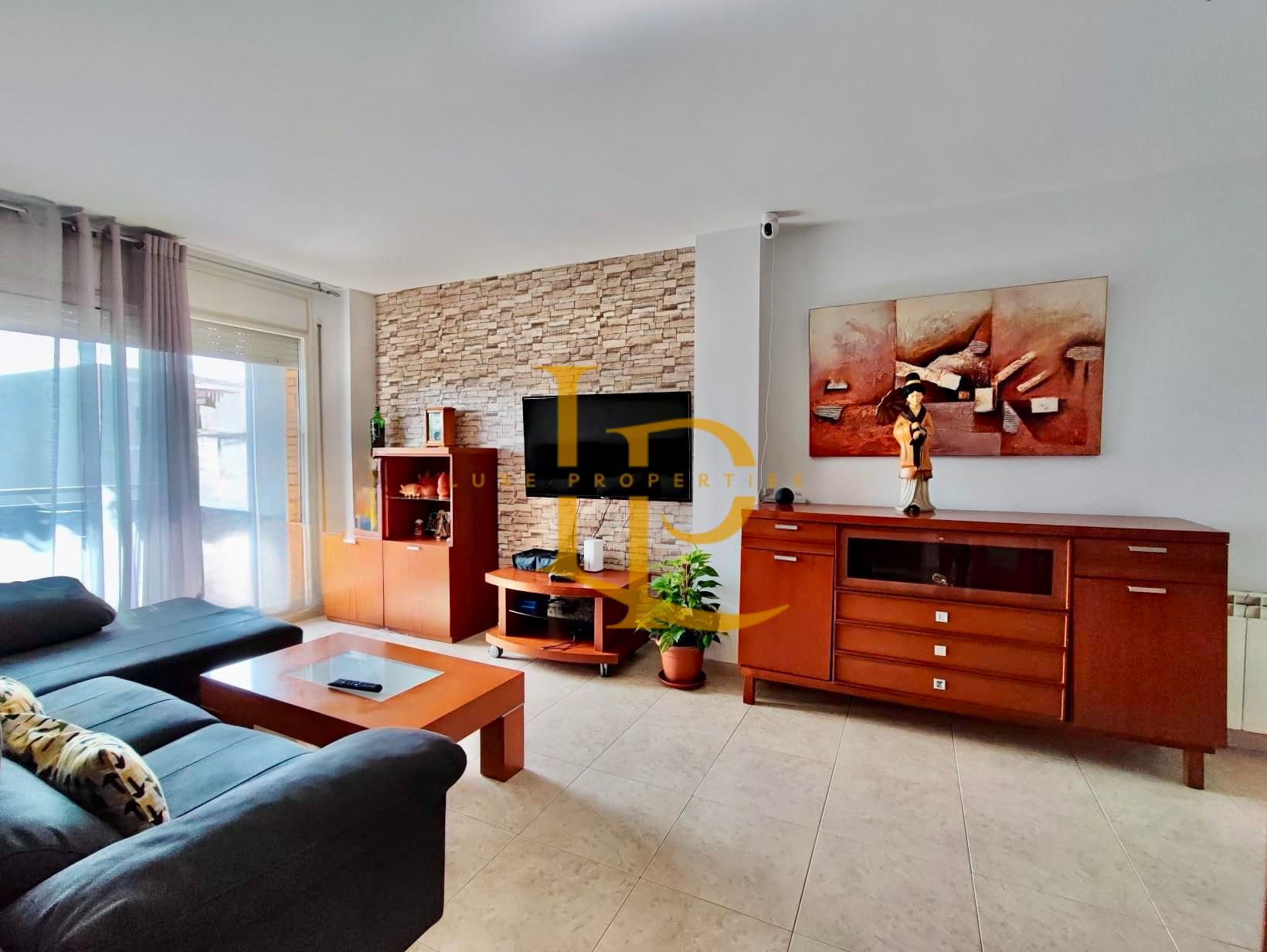 Sala de estar de Piso en venta en Montornès del Vallès con Calefacción, Horno y Balcón