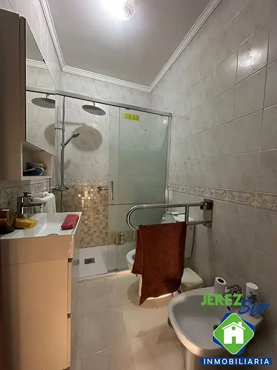 Bany de Casa adosada en venda en Jerez de la Frontera amb Aire condicionat, Terrassa i Traster