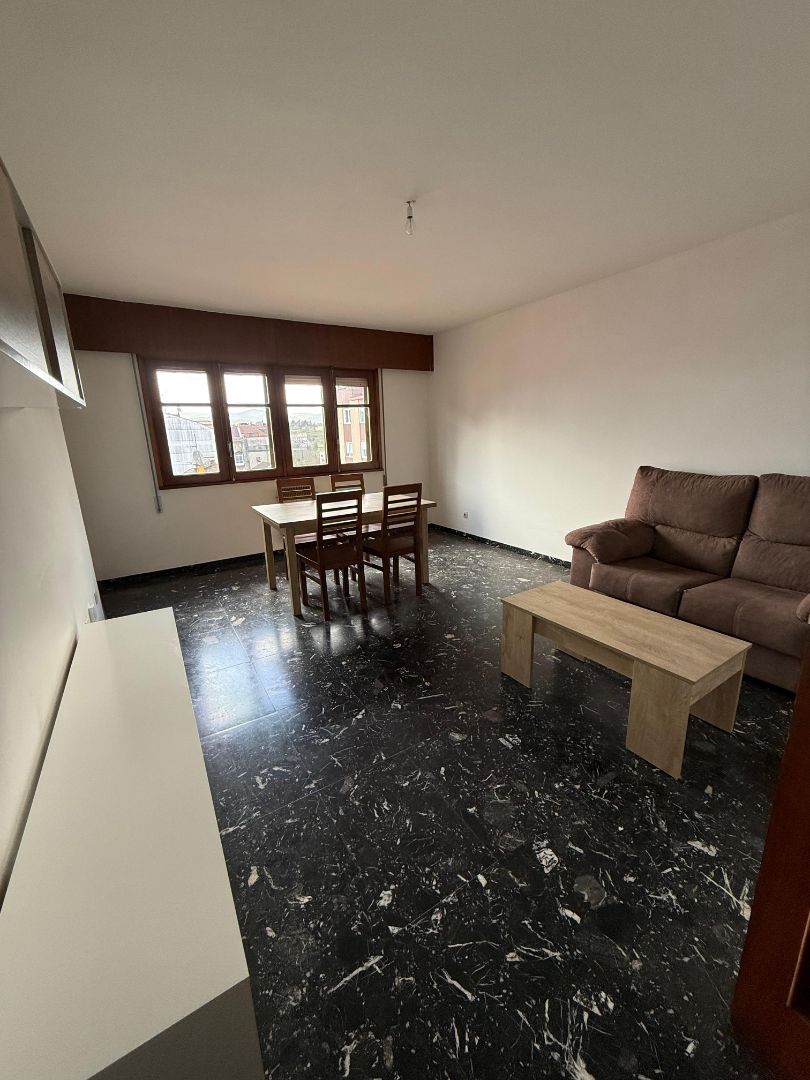 Sala de estar de Piso de alquiler en Pontevedra Capital  con Calefacción y Amueblado