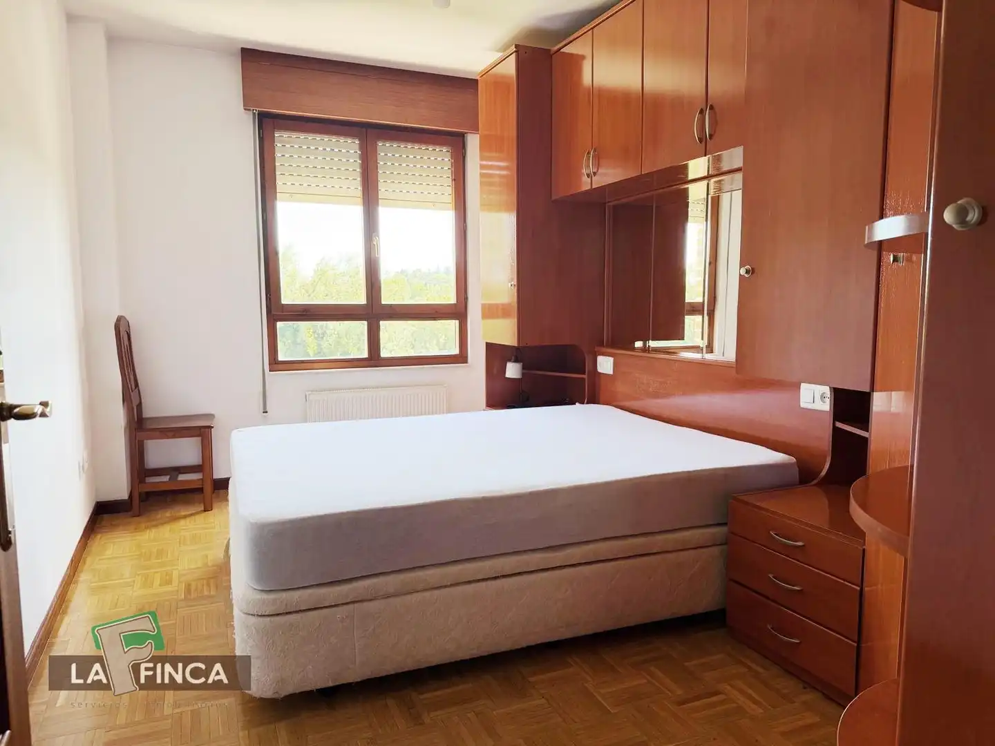 Bedroom of Flat for rent in Oviedo   with Heating, Parquet flooring and Terrace